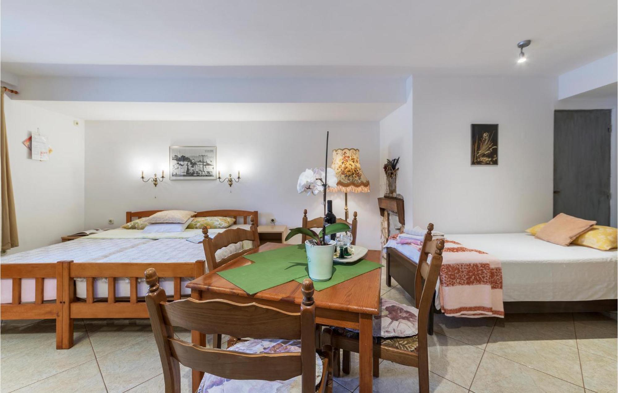 Awesome Studio In Pula With Wifi Buitenkant foto