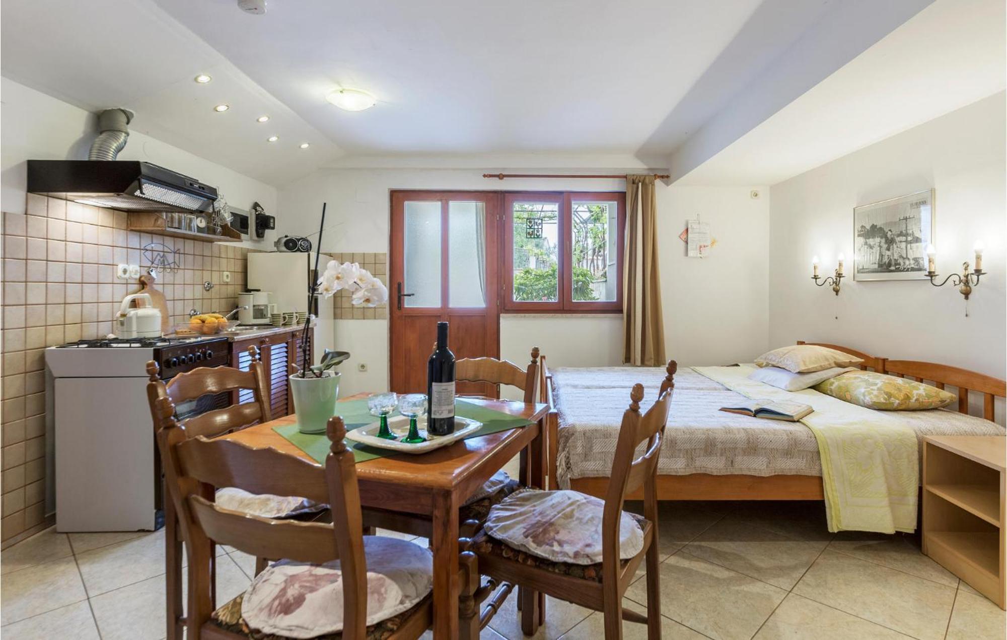 Awesome Studio In Pula With Wifi Buitenkant foto