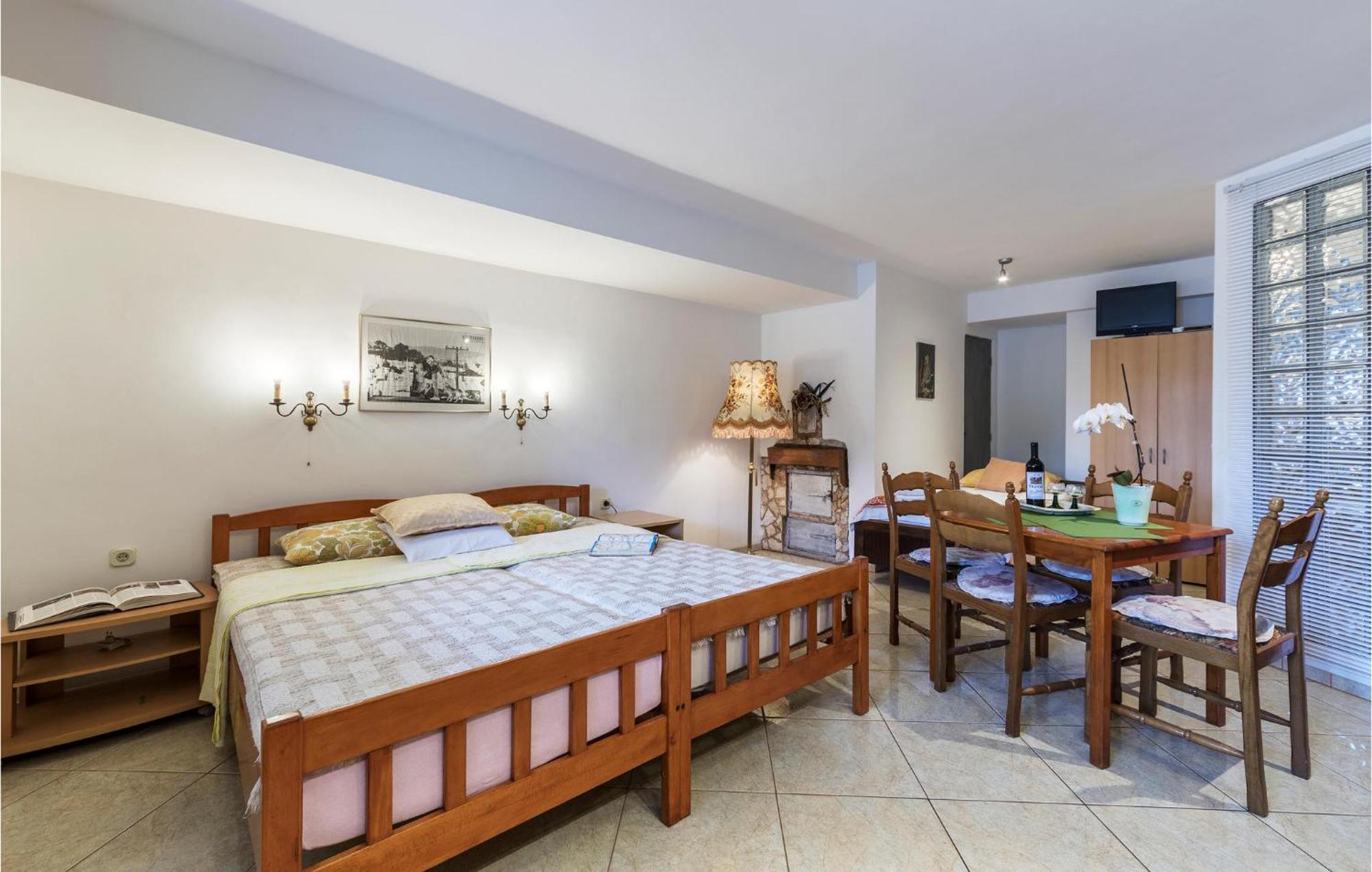 Awesome Studio In Pula With Wifi Buitenkant foto
