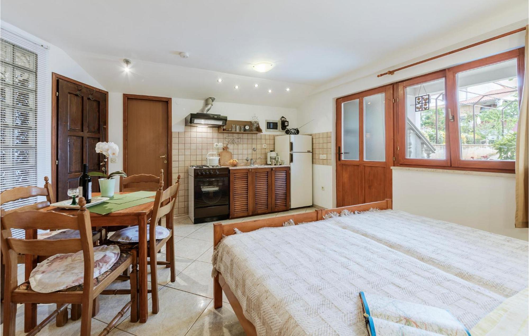 Awesome Studio In Pula With Wifi Buitenkant foto