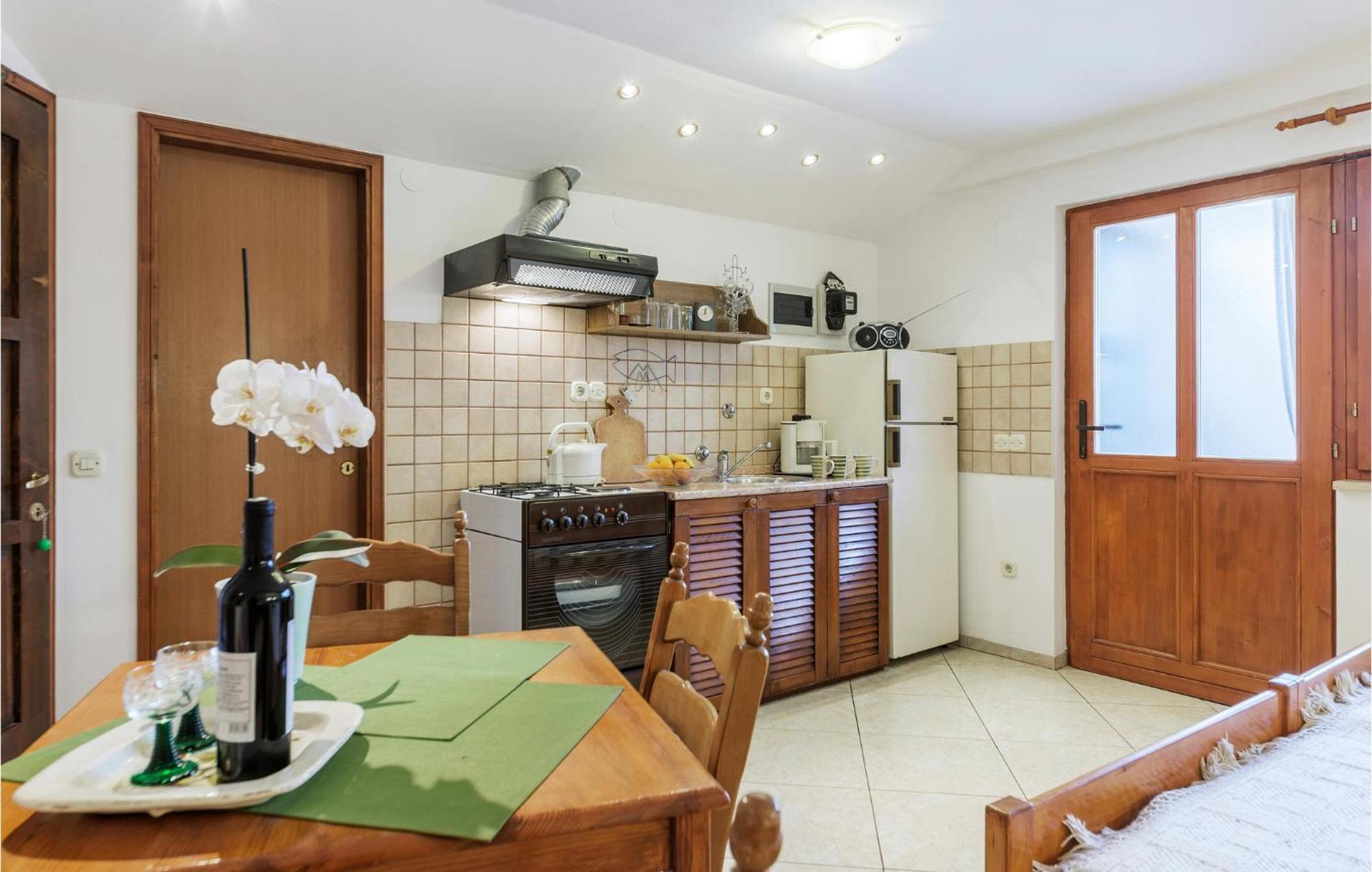 Awesome Studio In Pula With Wifi Buitenkant foto