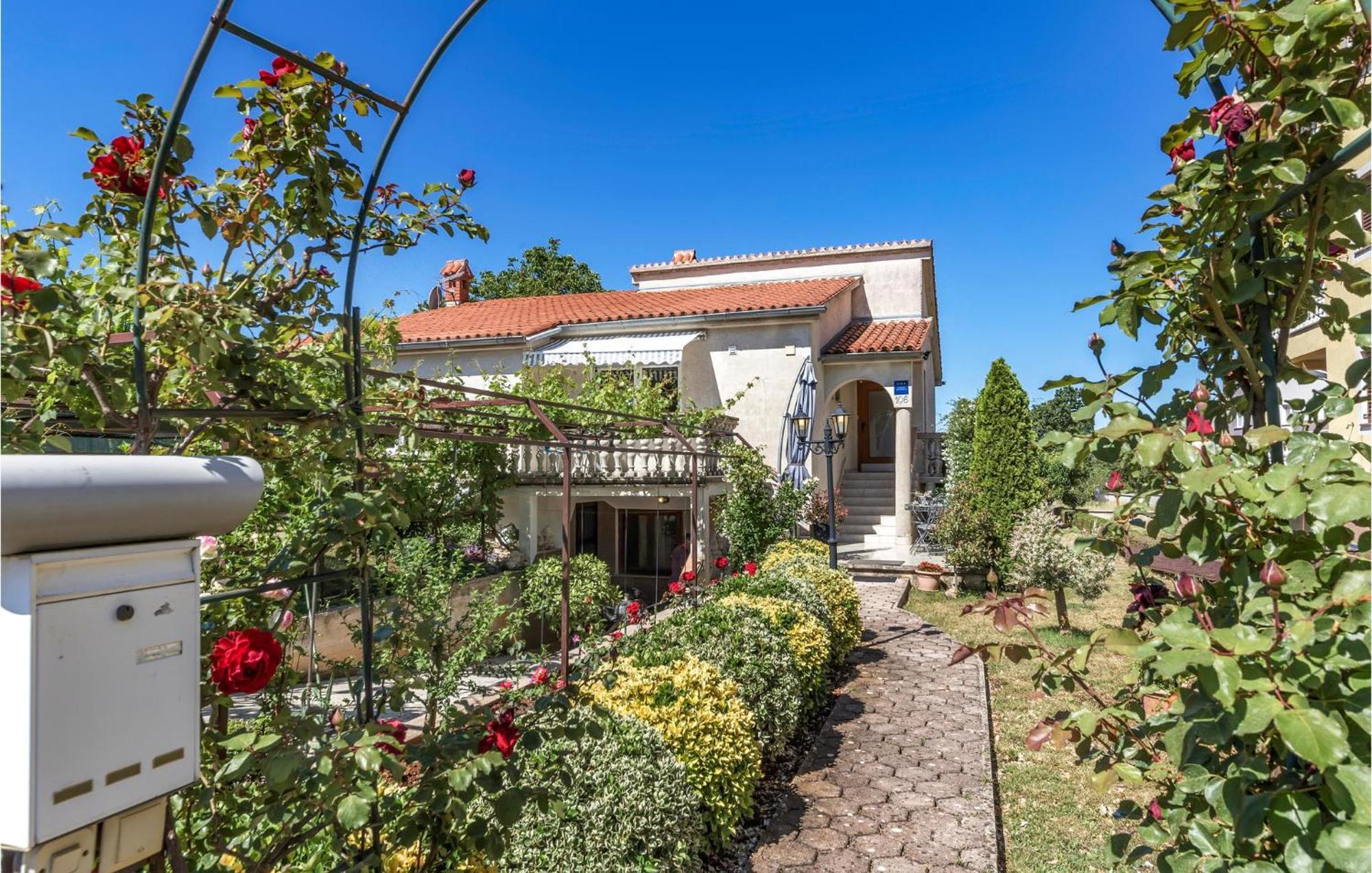 Awesome Studio In Pula With Wifi Buitenkant foto